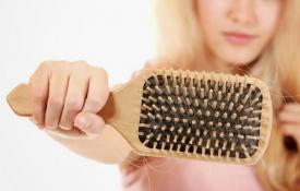При каких заболеваниях происходит сильное выпадение волос Стремительное выпадение волос